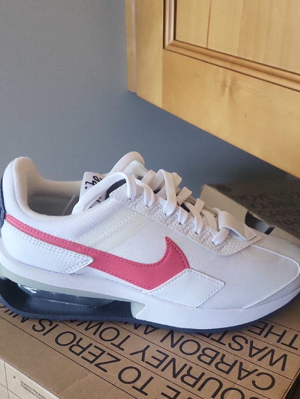 Nike Air Max Pre-day White/ Archaeo  Pink . Women's 5 Medium.